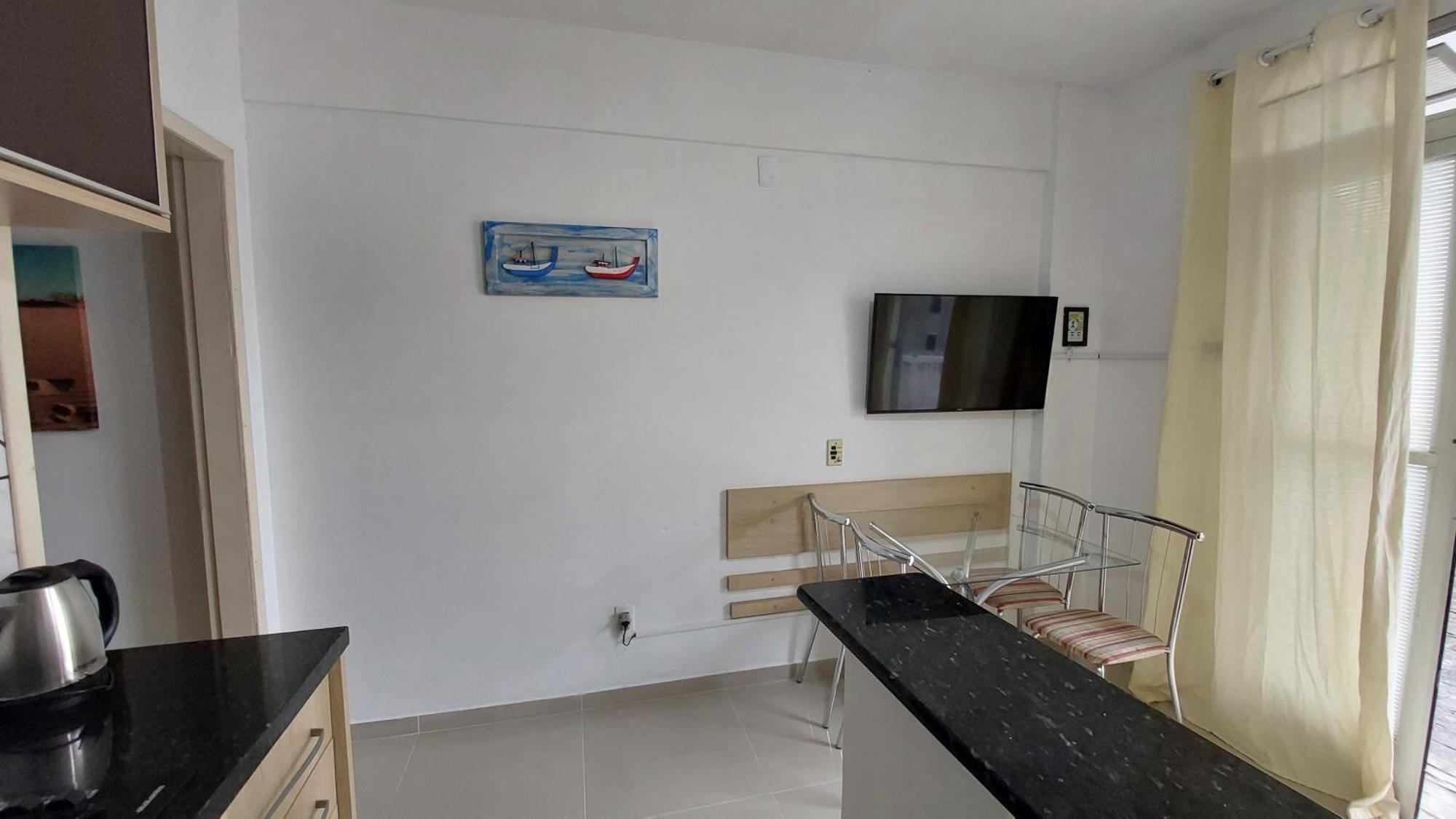 Apto 2 Quartos Com Ar A 200m Da